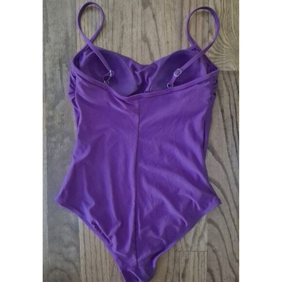 Catalina Contouring Purple One-piece Swimsuit Bathingsuit Women's Size Medium - Picture 2 of 3